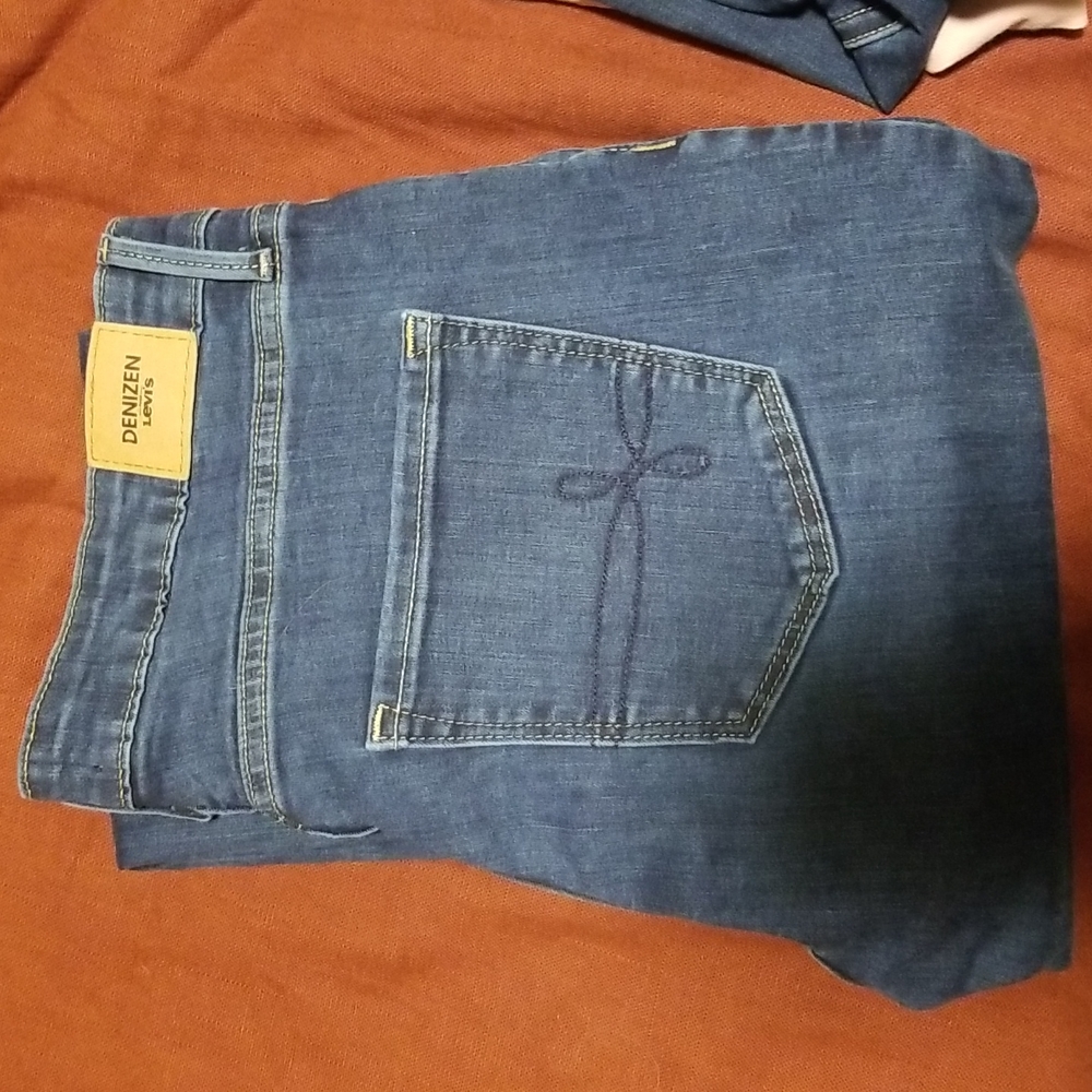 Denizen Jean's size 10M Midrise slim
